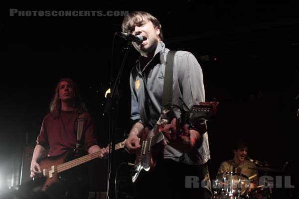 THE VACCINES - 2010-12-17 - PARIS - La Fleche d'Or - Justin Hayward-Young - Peter Gareth Christopher Robertson - Árni Árnason